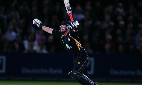 ian bell elite. Ian Bell celebrates reaching