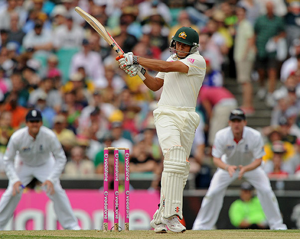 Ashes 2010: Usman Khawaja pulls four