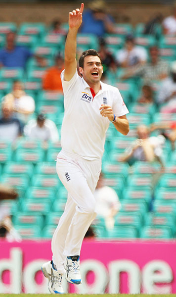 Ashes 2010-11: Jimmy Anderson dismisses Ben Hilfenhaus
