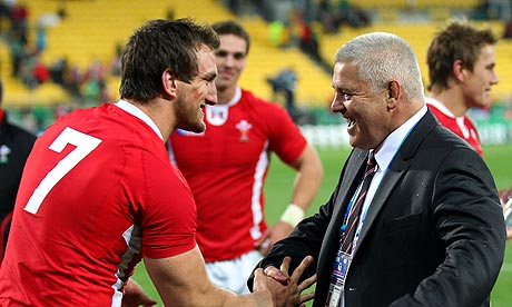 Warren Gatland congratulates Sam Warburton