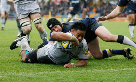 Leicester's Manu Tuilagi scores the Tigers' first try against Leeds at 