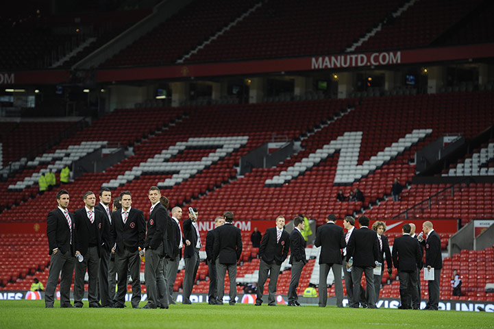 Man Utd v Crawley: The Crawley players on the pitch before the game 