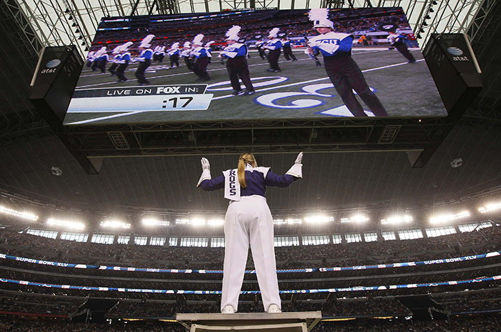 Super Bowl: Conductor