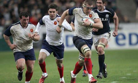 France's number 8  Imanol Harinordoquy (