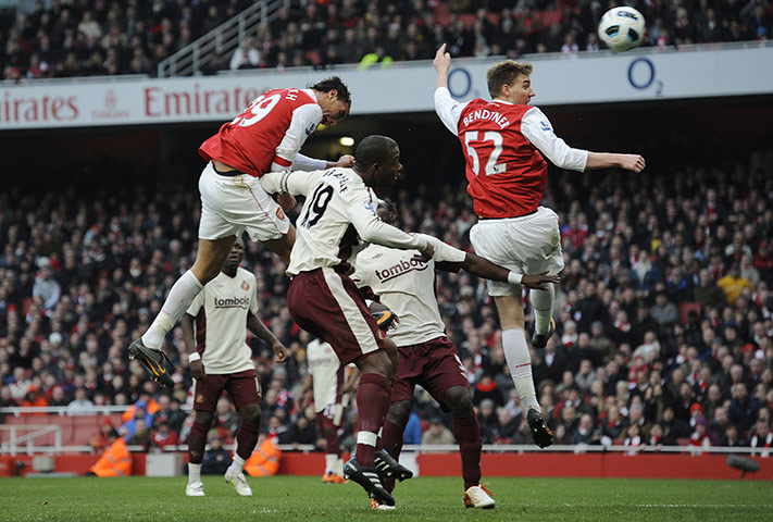 Arsenal v Sunderlan: Chamakh rises above the Sunderland defence and powers a header goalwards