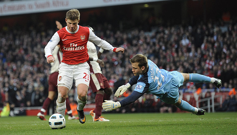 Arsenal v Sunderlan: Arshavin rounds Mignolet and slots the ball into the net but it's 