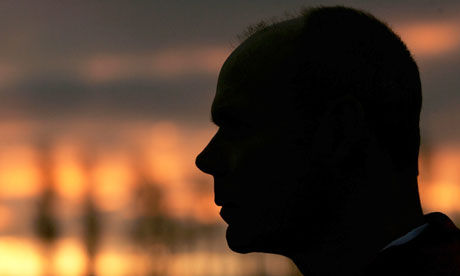 Sir Clive Woodward has been given more time to decide whether he wants to return to the RFU