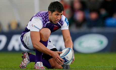 Gavin Henson prepares to take a kick for London Welsh v Stade Francais