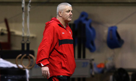 Warren Gatland in Wales training