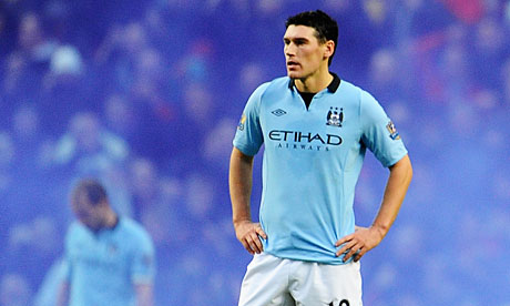 Gareth-Barry-in-the-Manch-008.jpg