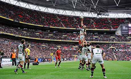 Harlequins' George Robson wins a lineout against Saracens