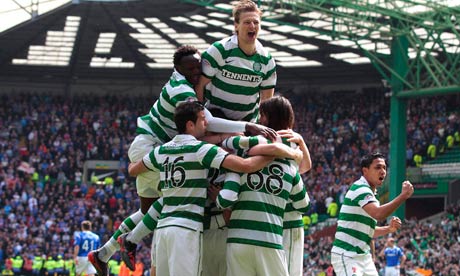 Celtic-players-celebrate--008.jpg