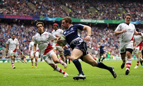 Sean Cronin runs in Leinster's final try