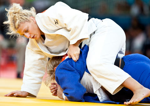 Kayla Harrison gets the better of home hope Gemma Gibbons for judo gold