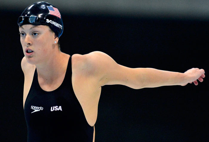Allison Schmitt prepares for her victorious effort in the 200m freestyle final