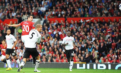 Robin Van Persie scores the equalising goal for Manchester United against Fulham