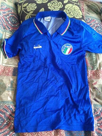 Retro Football Shirts: Retro Football Shirts