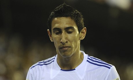 Angel di María reacts to the news that he is moving to Manchester United.