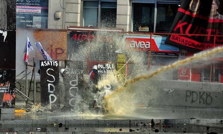 - Istanbul-water-cannon-008