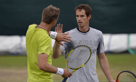 Andy-Murray-high-fives-wi-008.jpg