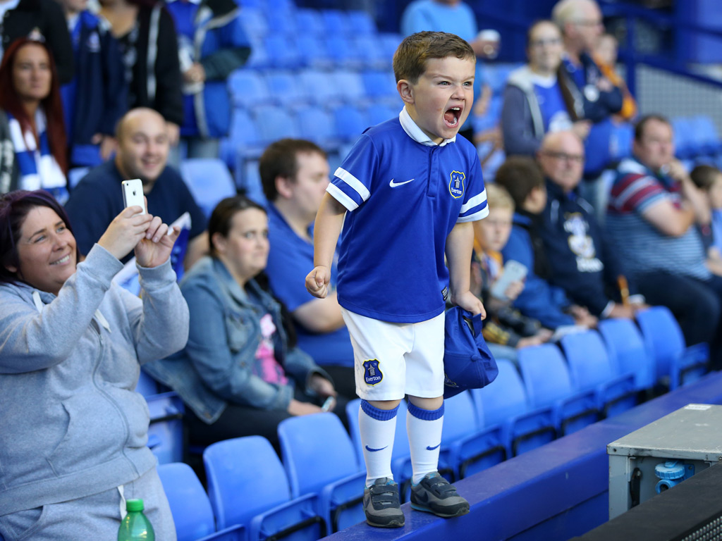 A-young-Everton-fan-shout-017.jpg