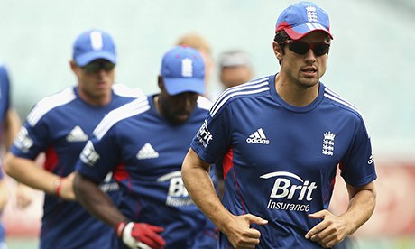Alastair Cook runs with his England one-day team-mates