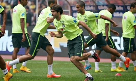 Kaká and Robinho are expected to line up for Brazil in the friendly against Argentina.