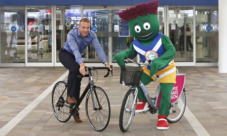 Sir Chris Hoy and Glasgow 2014 mascot Clyde