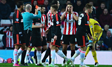 Sunderland's Jack Rodwell is sent off by Anthony Taylor in the FA Cup against Fulham