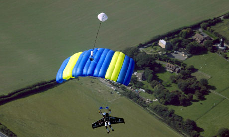 Yves Rossy parachute