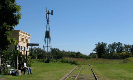 Disused tracks at Carlos Keen