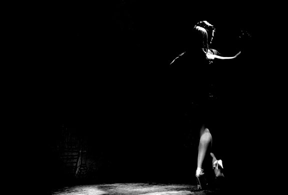 Dance travel photos: A couple dancing the tango