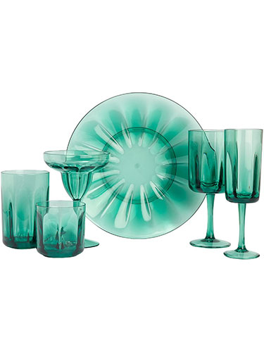 Glam camping: Linea acrylic outdoor dining range