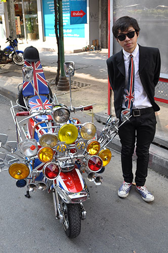 Been there May 2010: Thai boy with his bike
