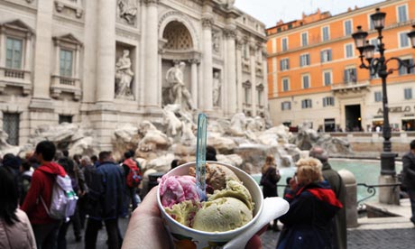 Ice cream, Trevi Fountain, Rome, Italy
