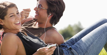Couple listening to an iPod