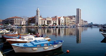 Boats docked at Sete Harbour