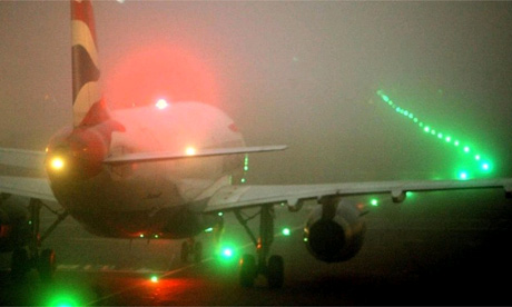 Fog-bound BA Boeing 737, Heathrow