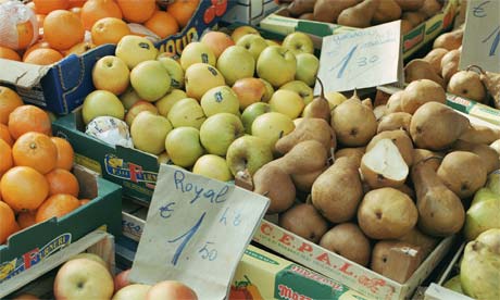 Apples and pears, market food