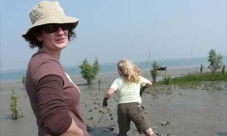 Jill Insley and 11-year-old daughter Imogen in Sunderbans, India