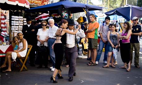 Tango dancers in Buenos Aires, Argentina