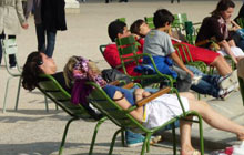 Reclining chairs in Paris