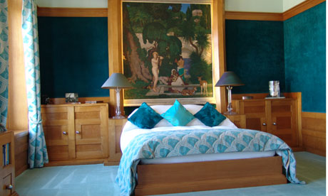 the art deco suite at Le macassar