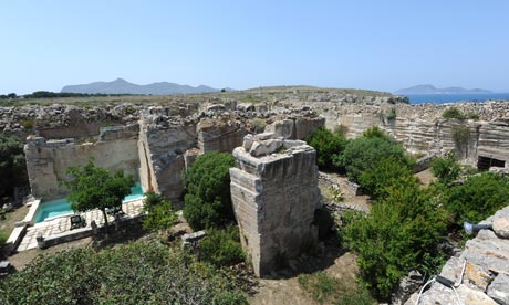 The sunken gardens and pool in the quarry at Zu Nillu, Favignana