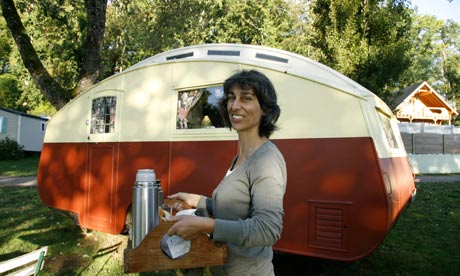 Myriam bringing breakfast to the Winchester