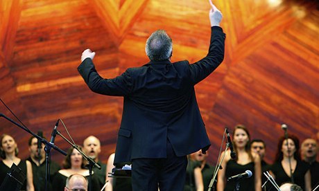 Andrew Bisantz conducts the Boston Landmarks Orchestra