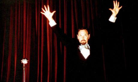 El Club Silencio escena a partir de 2001 la película de David Lynch, Mulholland Drive