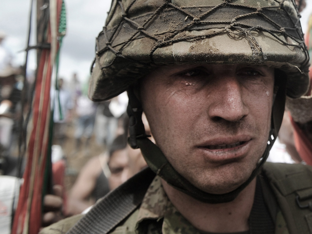 natives expel soldiers in colombia