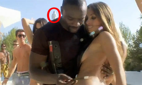 Akon's video for Sexy Chick Photograph YouTube