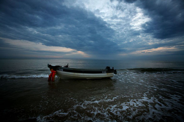 crabbing in Cromer